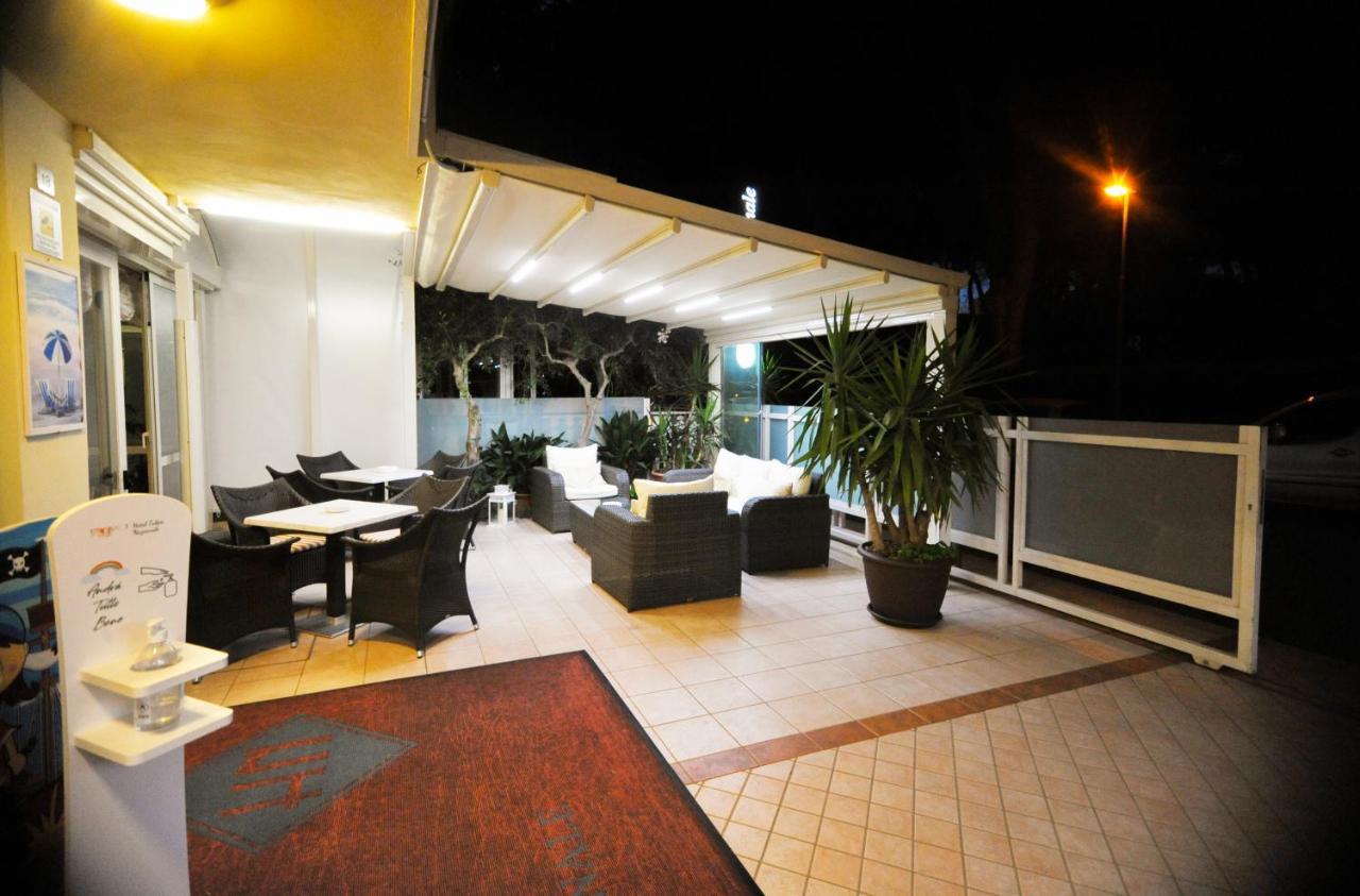 Hotel Tulipe Nazionale Riccione Bagian luar foto