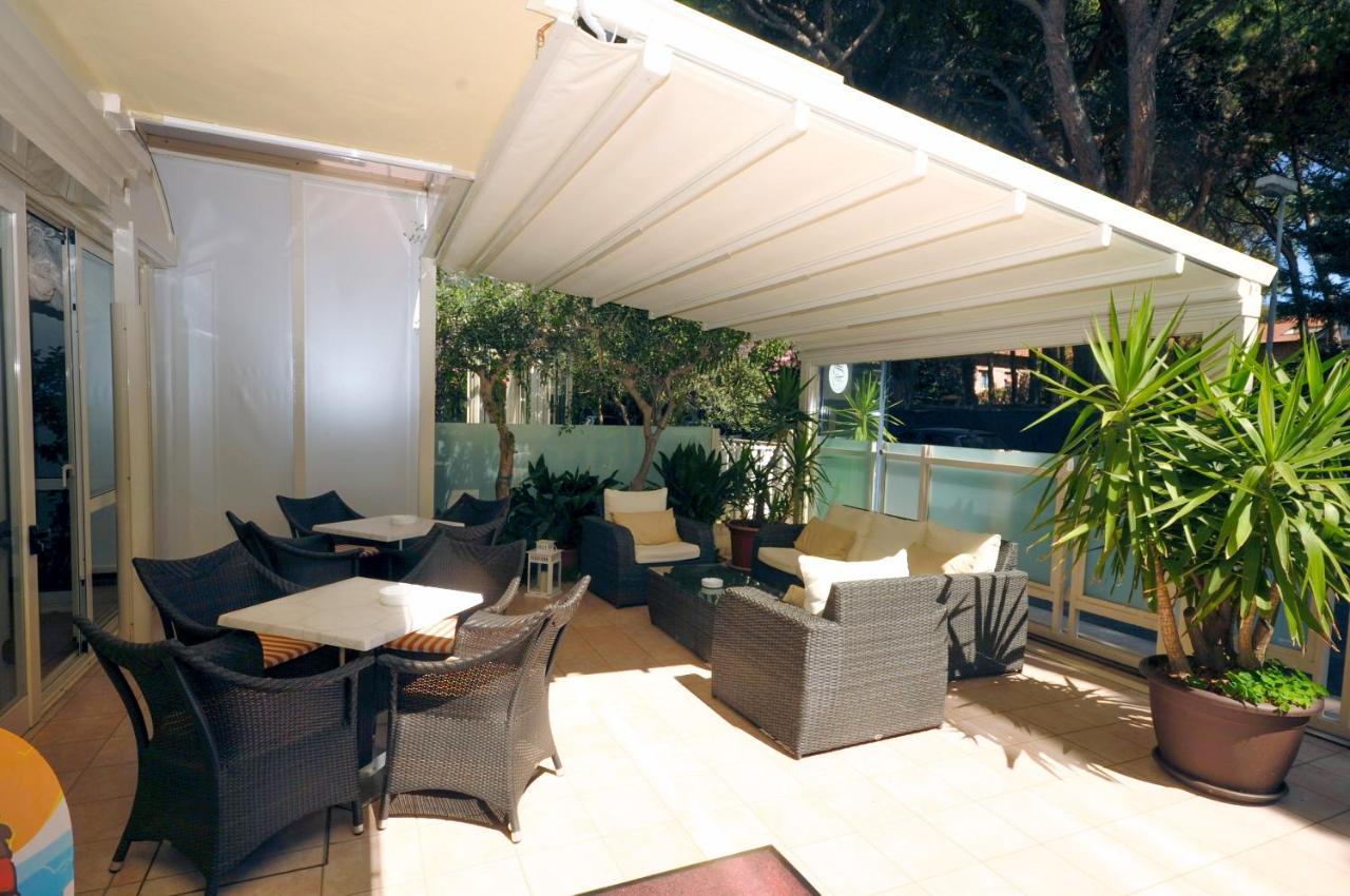 Hotel Tulipe Nazionale Riccione Bagian luar foto
