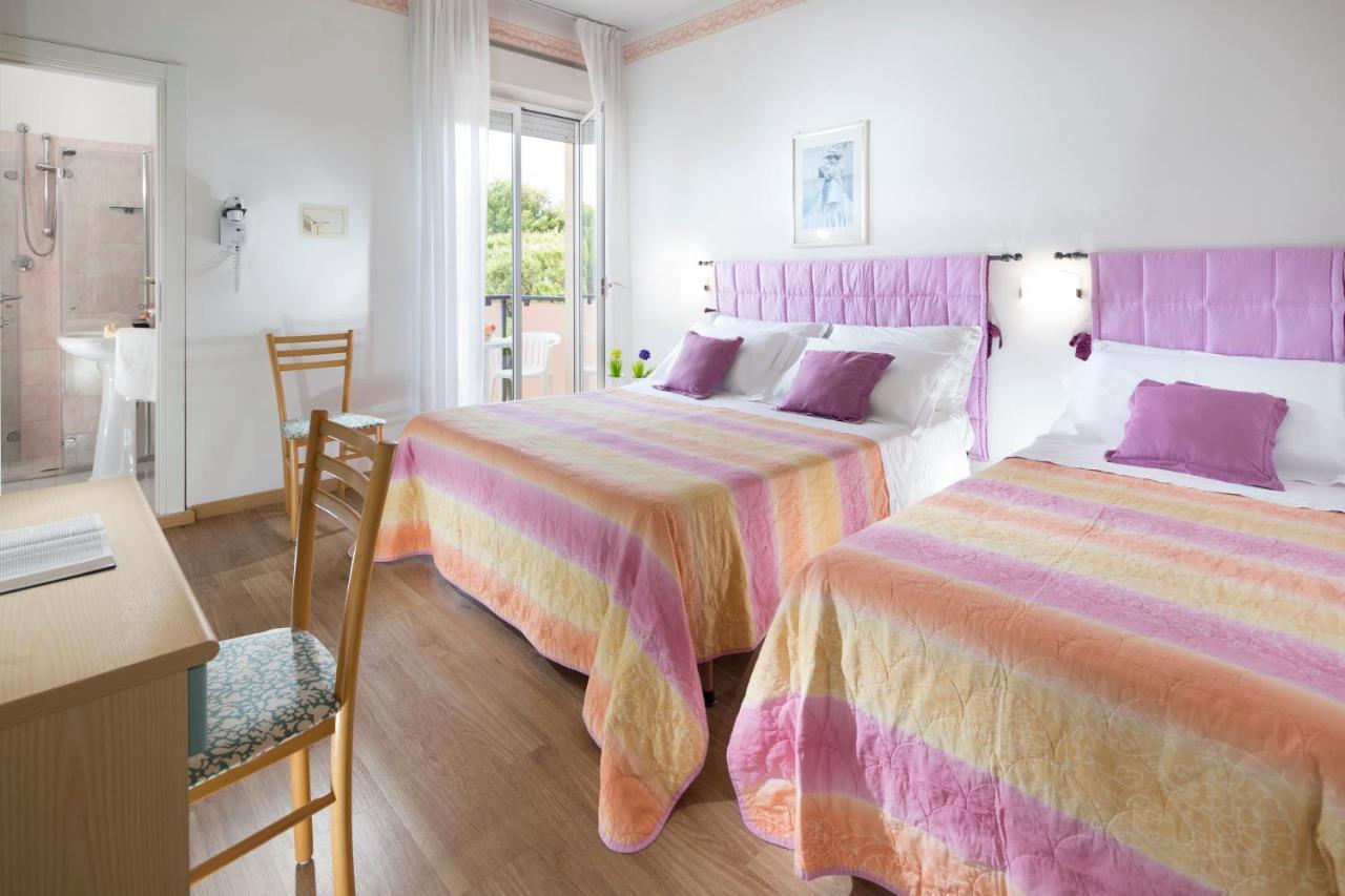 Hotel Tulipe Nazionale Riccione Bagian luar foto