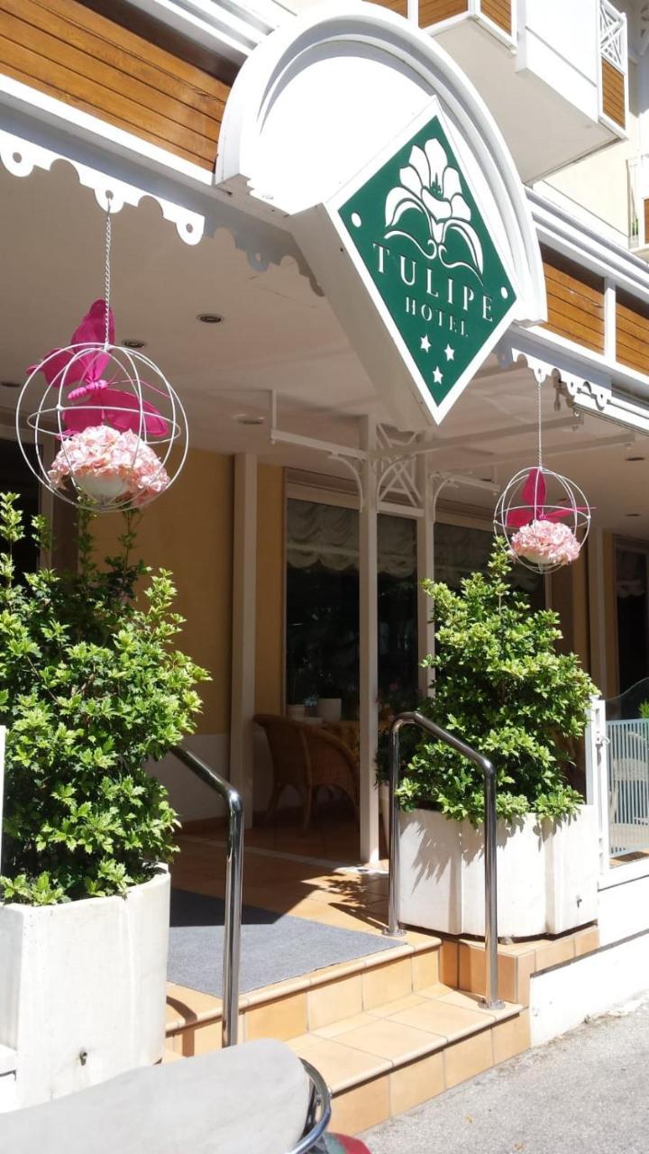 Hotel Tulipe Nazionale Riccione Bagian luar foto