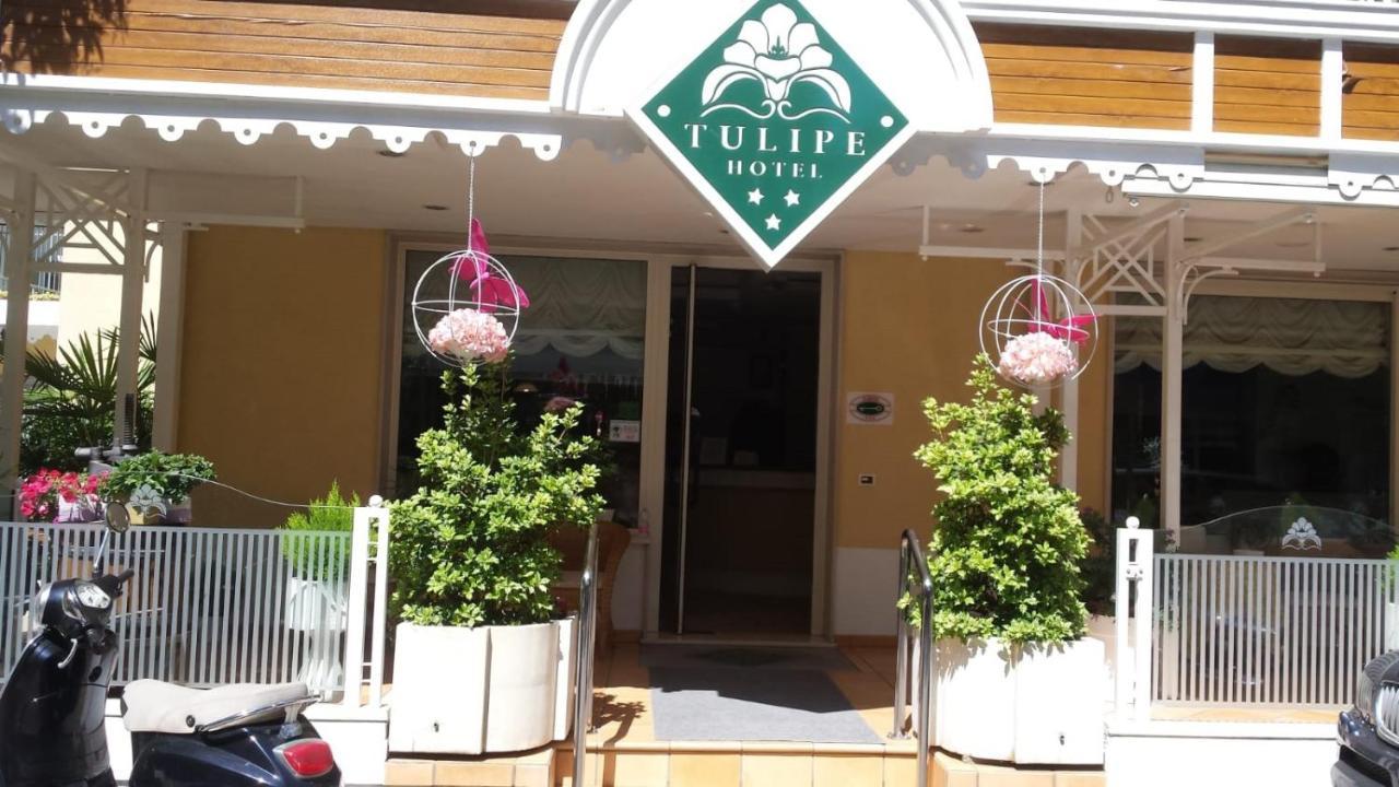 Hotel Tulipe Nazionale Riccione Bagian luar foto